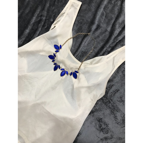 White Bow-Back Detail Tank 🎀 - Picture 2 of 5